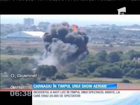 Imagini șocante! Carnagiu în timpul unui show aerian. 7 oameni au murit şi cel puţin încă 14 au fost răniţi