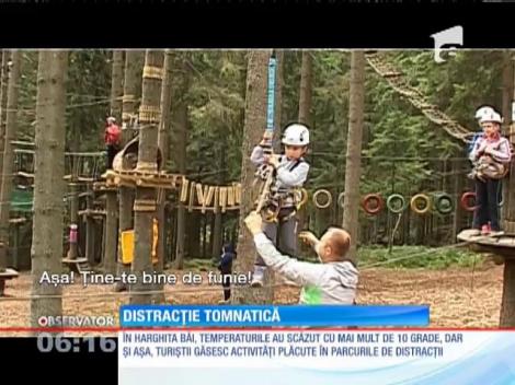 În Harghita Băi turiştii găsesc activităţi plăcute în parcurile de distracţii