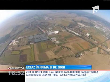 Extaz în prima zi de zbor pentru cursanţii aerodromului Deva