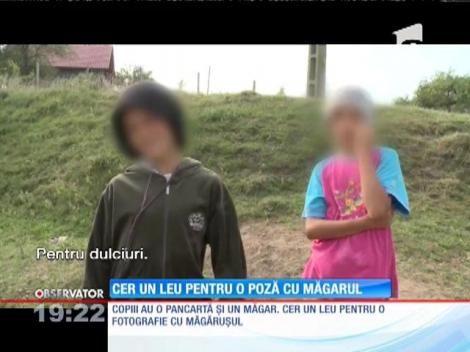 3 fraţi săraci cer 1 leu pentru o poză cu măgarul