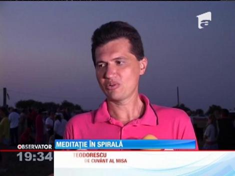 Yoghinii s-au adunat la Costineşti să mediteze