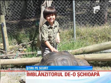 Un copil de 5 ani, îmblânzitor de reptile