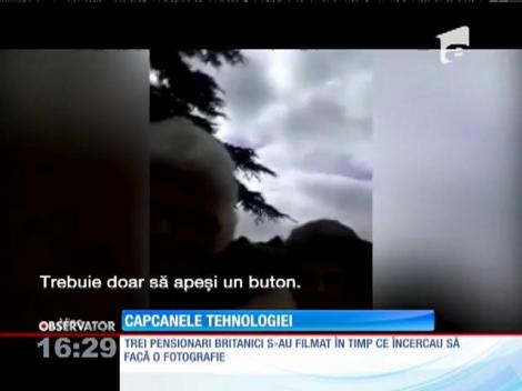 Trei pensionari britanici s-au filmat în timp ce încercau să facă o fotografie