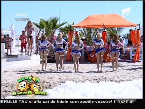 Trupa Vogue, dans fierbinte pe plajă