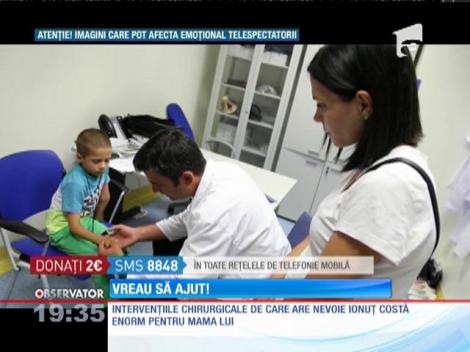 Ionuţ s-a născut fără degete la mâini și la picioare