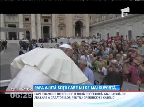 Papa Francisc va simplifica procedura de anulare a căsătoriei pentru credincioşii catolici