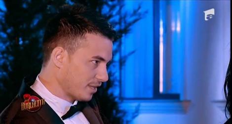 Burlăciţa primeşte cadou de la Daniel un tricou