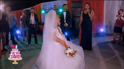 Oare care îi va fi alesul? "Burlăcița" își dorește cu ardoare să se mărite: Pentru că nu a prins buchetul de nuntă, l-a... furat!