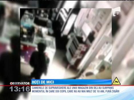 Doi copii de 10 ani fură ţigări dintr-un magazin