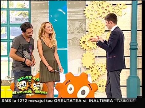 Magicianul Andrei Andronache îi propune Flaviei să se dezbrace