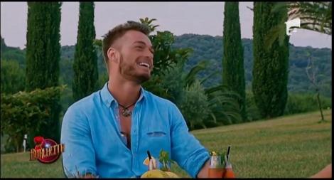 Lucian primeşte trandafirul salvator din partea Danielei Crudu