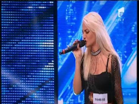 Corp de FELINĂ, voce PUȚINĂ! Aurora Băran și-a încercat norocul la X Factor, dar degeaba! Piesa Deliei nu a sunat NICIODATĂ AȘA!