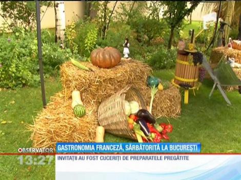 Curtea Ambasadei Franceze în România, amenajată ca o veritabilă piaţă
