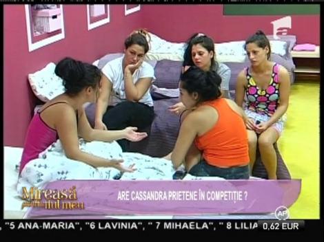 Casa fetelor, divizată de rivalitățile dintre tabere