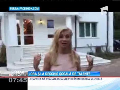 Lora și-a deschis o şcoală de talente