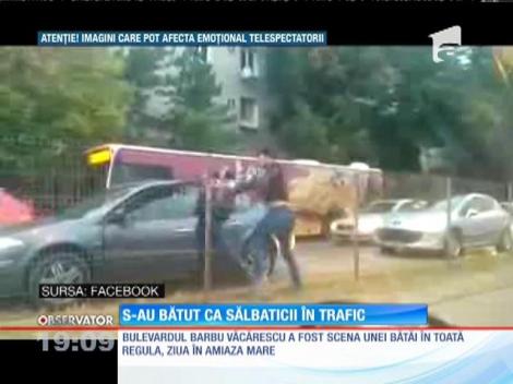 O bătaie sălbatică a fost filmată în traficul de pe bulevardul Barbu Văcărescu!