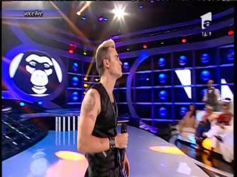 Şerban Copoţ se transformă în Robbie Williams - "Me And My Monkey"