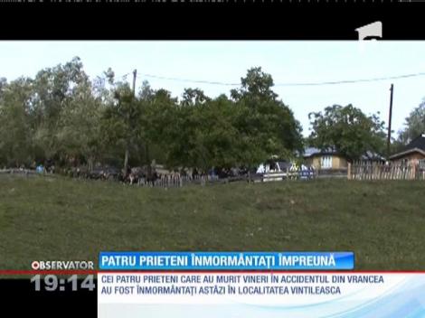 Patru prieteni înmormântaţi împreună