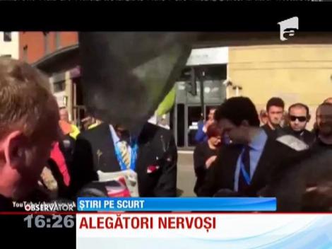 Un politician britanic a simţit furia alegătorilor în timpul unui protest, la Manchester