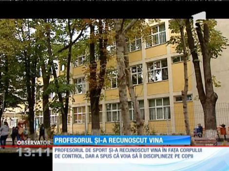 Profesorul de sport din Bucureşti care şi-a fotografiat elevele și-a recunoscut vina