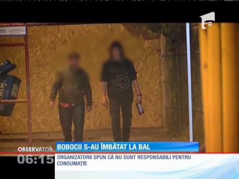 Mai mulți liceenii din Constanţa, surprinși în stare de ebrietate la Balul Bobocilor
