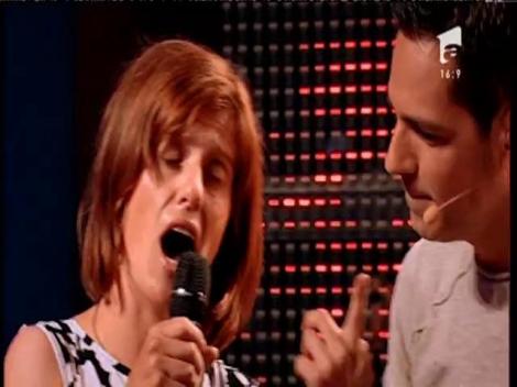 Sofia Rotaru - ”Romantica”. Vezi interpretarea trupei Paparazzi la X Factor!