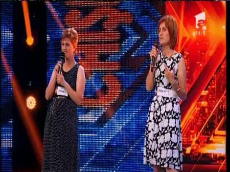 Prezentare: Trupa Paparazzi, două gemene cu tupeu