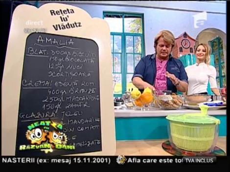 Gustos şi sănătos! Prăjitura Amalia, un desert cu mandarine şi migdale caramelizate