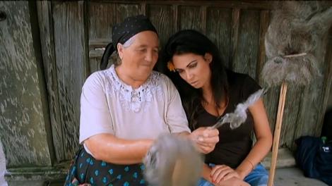 Nea Marin și cele patru vedete culeg informații despre nunțile maramureșene