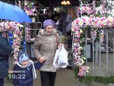 Ploaia și frigul i-au alungat pe credincioşii de la moaştele Sfintei Parascheva