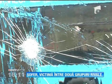 Șofer de autobuz, victimă între două grupuri rivale