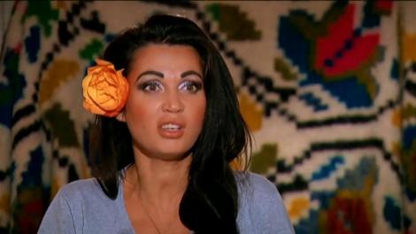 De la Capitală, la stână! Spectacol total cu vedete la muls de capre