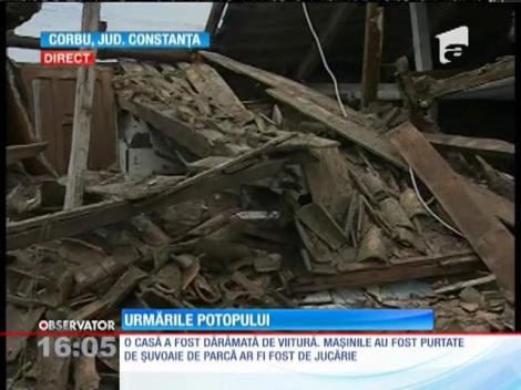 Urmările potopului care a lovit localitatea Corbu