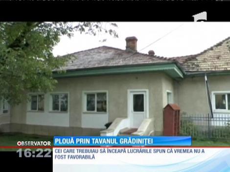 Plouă afară, plouă și în grădiniţă!