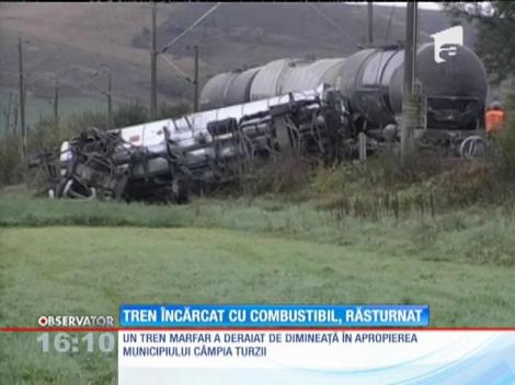 Vagoane cisternă pline cu motorină, răsturnate lângă Câmpia Turzii