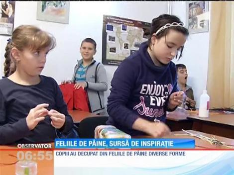 Câţiva copii au sărbătorit ziua internaţională a pâinii într-un mod inedit