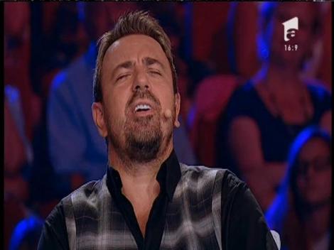 INEDIT! Și tu ai vrea să tragi cu urechea! ASTA fac jurații în culisele show-ului X Factor!