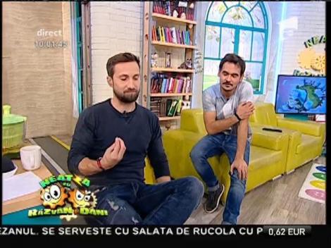 Flavia cântă melodia "Barbie girl"