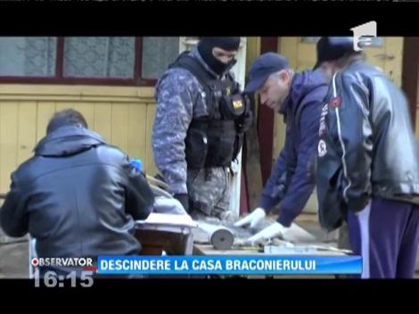 Percheziţii de amploare la locuinţa unui bărbat din Neamț, suspectat de braconaj