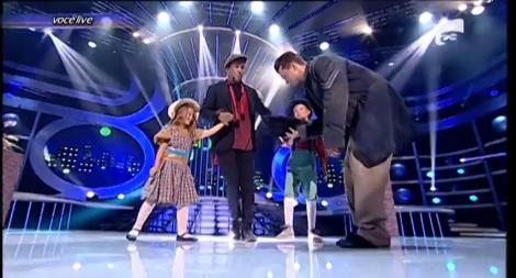 Cezar Ouatu se transformă în Silvia Richard Wayne - "Chim chim cheree"