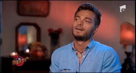 Se opresc la sărut sau... ? Lucian primește trandafirul salvator din partea Burlăciței