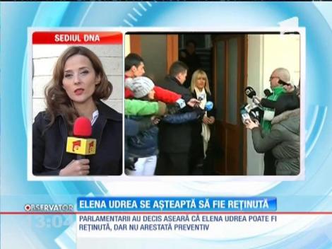 Parlamentarii au decis că Elena Udrea poate fi reţinută, dar nu arestată preventiv