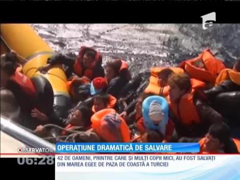 42 de imigranți au fost salvaţi de la înec de paza de coastă a Turciei