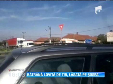 Mehedinţi: Bătrână lovită de TIR, lăsată pe şosea