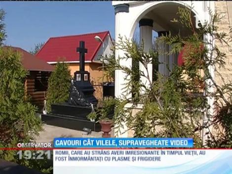 Romii cu stare şi-au pregătit din timpul vieţii morminte ca palatele lor, în miniatură!