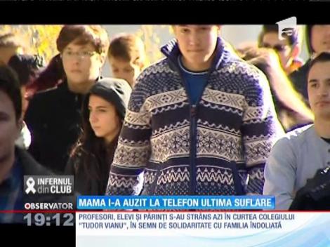 Incendiu în club Colectiv: Andrei a murit în braţele mamei, în faţa clubului