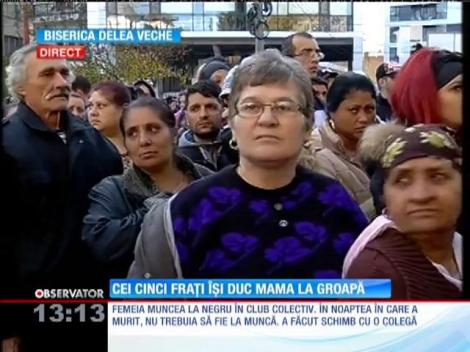 Mama celor cinci fraţi, rămaşi acum orfani, este condusă pe ultimul drum