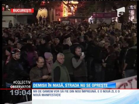 A început a doua seară de manifestații. Piaţa Universităţii a fost blocată!