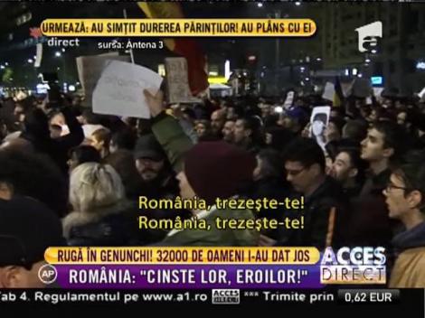 În numele victimelor de la Colectiv, românii au ieşit în stradă! Piaţa Universităţii s-a umplut de oameni