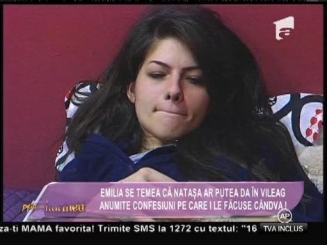 Prietenie pe muchie de cuţit! Mihaela: "Adriana şi-a schimbat atitudinea faţă de mine!"